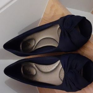 Abella Women's open toe pump  Dark  Black Size 9.5